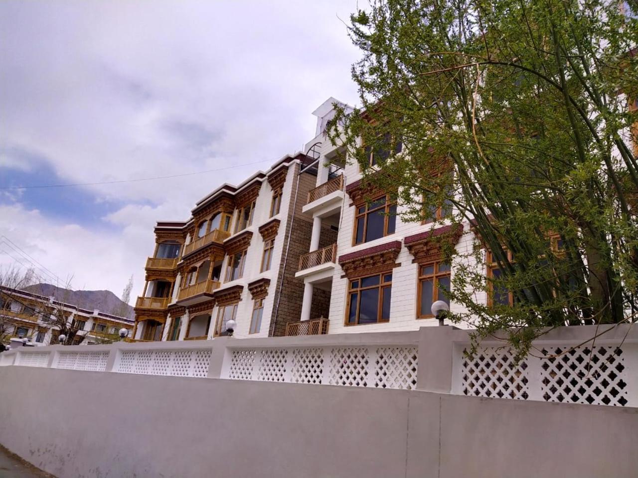 Kanishka Hotel Ladakh By Lexstays Leh Exterior foto
